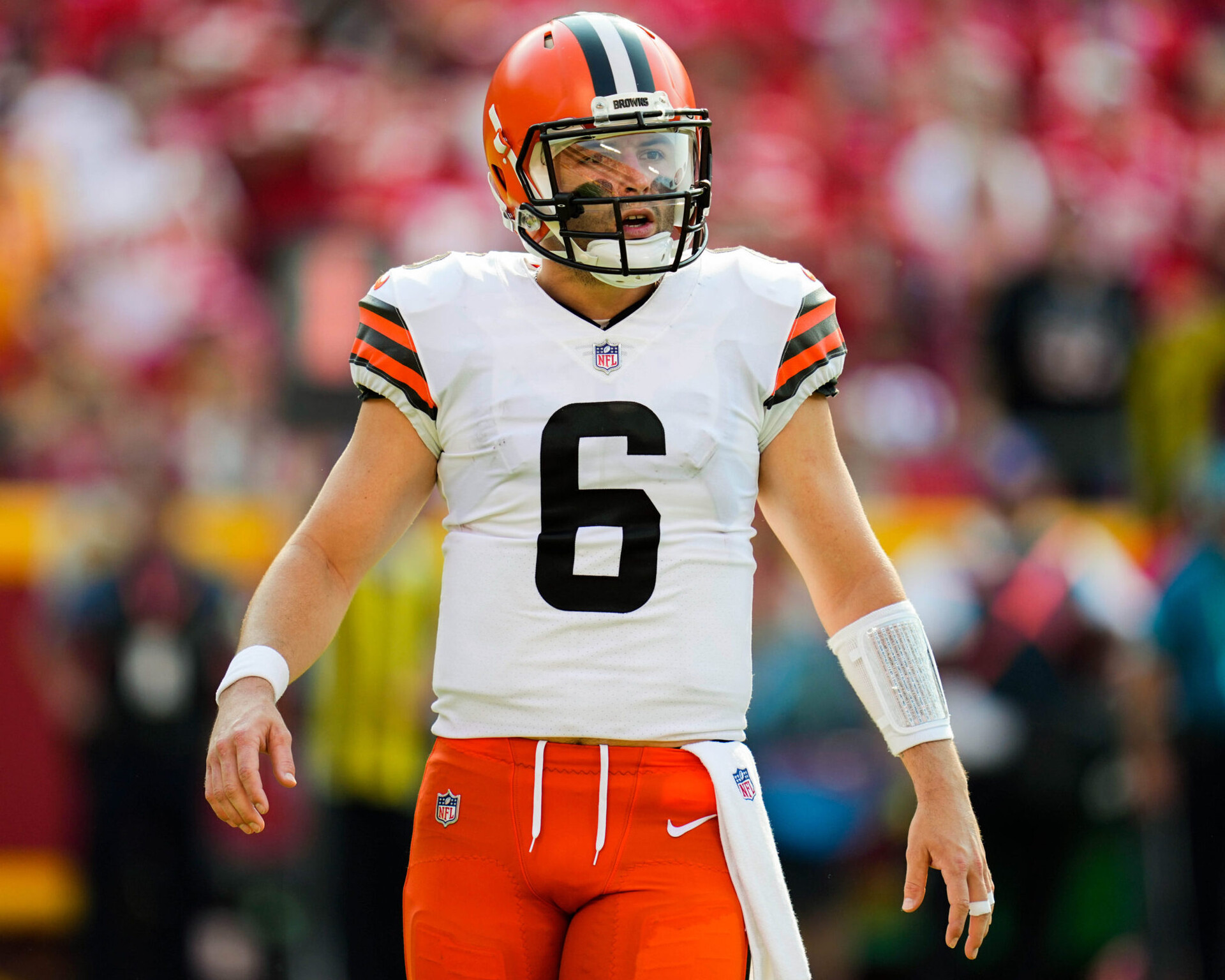 Cleveland Browns quarterback Baker Mayfield reacts after throwing a pass in a game