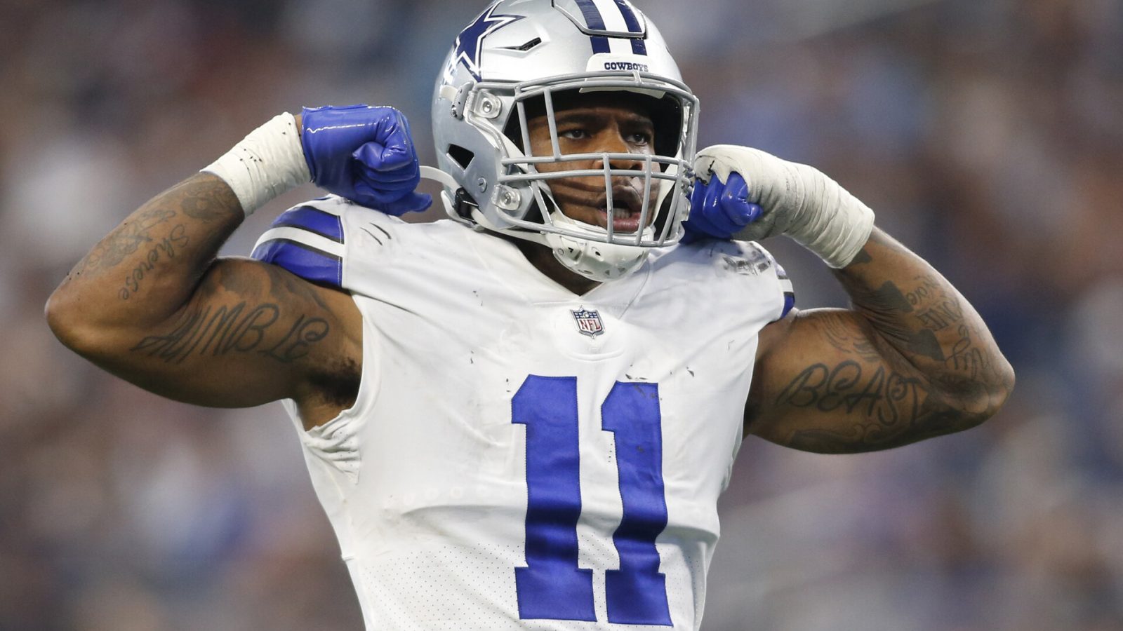 Dallas Cowboys linebacker Micah Parsons flexing during game