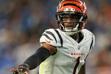 Cincinnati Bengals wide receiver Ja'Marr Chase lines up for the next play.