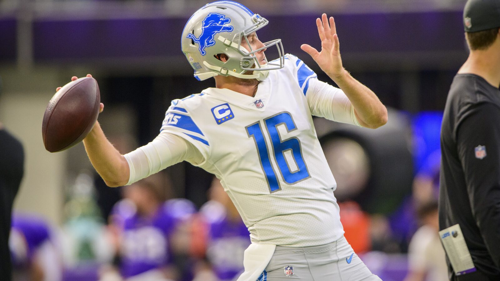 Detroit Lions quarterback Jared Goff throws a pass in pregame warmups