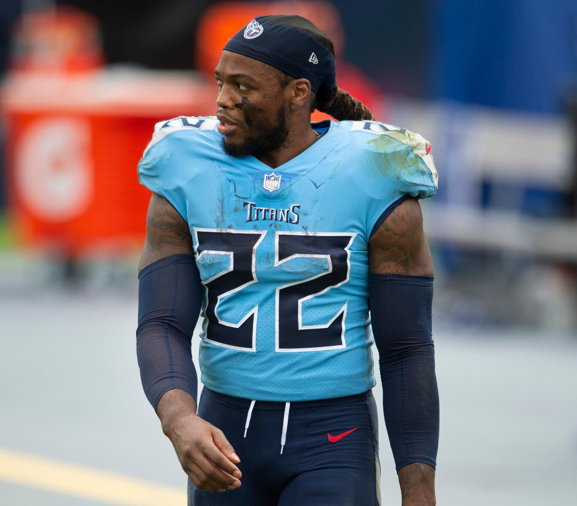 Tennessee Titans running back Derrick Henry on the sidelines.