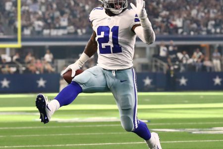Dallas Cowboys running back Ezikiel Elliott struts into the end zone on a touchdown run