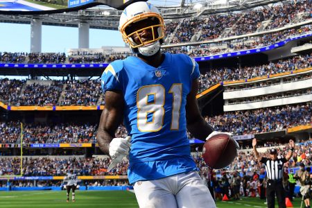 Los Angeles Chargers wide receiver Mike Williams scores a touchdown against the Cleveland Browns