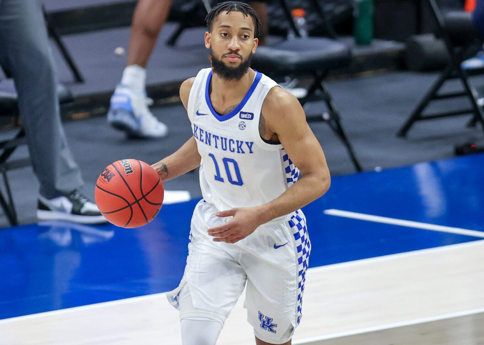 Kentucky Wildcats guard Davion Mintz (10) with the basketball during the second half of the mens college basketball game between the Kentucky Wildcats and North Carolina Tar Heels on December 19, 2020, at Rocket Mortgage FieldHouse in Cleveland, OH.