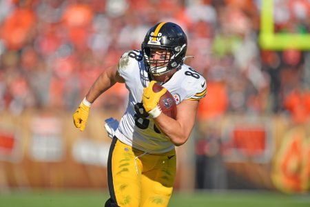 Tight end Pat Freiermuth #88 of the Pittsburgh Steelers runs for a gain during the second half against the Cleveland Browns at FirstEnergy Stadium on October 31, 2021 in Cleveland, Ohio. The Steelers defeated the Browns 15-10.