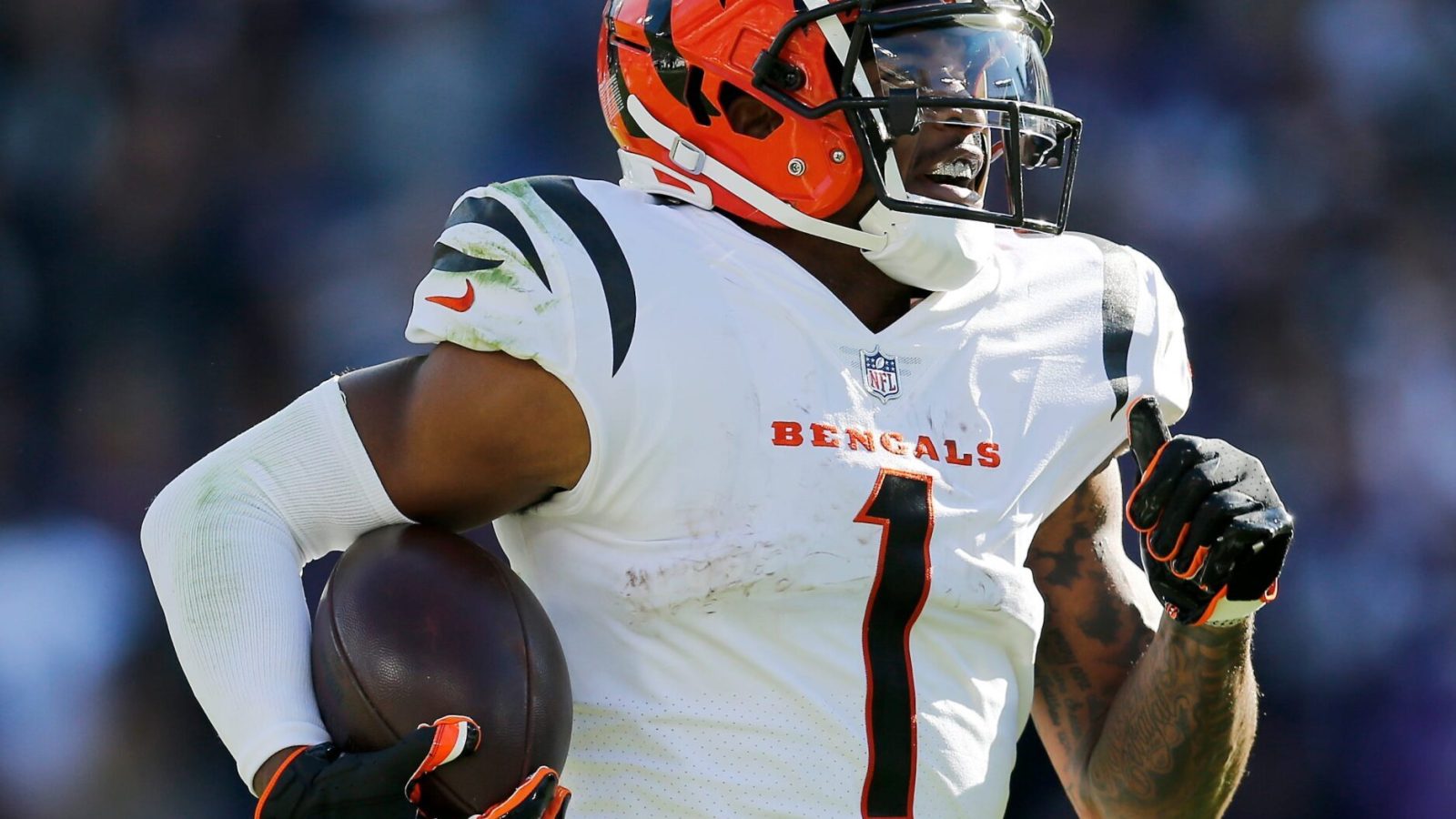 Ja'Marr Chase had 201 yards and 1 TD receiving in the Bengals' win over the Ravens.