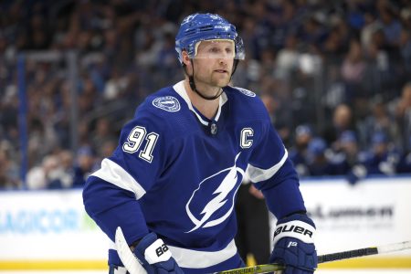 Tampa Bay Lightning center Steven Stamkos prepares for a face off against the Seattle Kraken