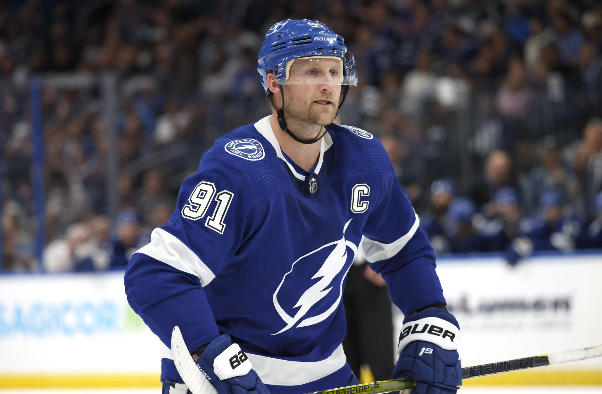 Tampa Bay Lightning center Steven Stamkos prepares for a face off against the Seattle Kraken