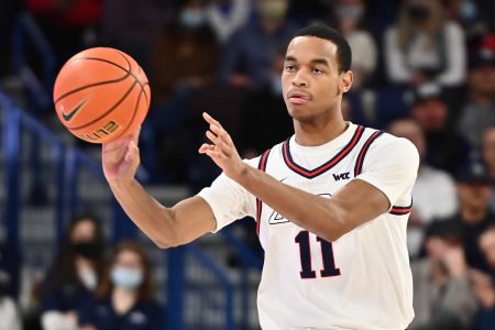 Gonzaga Bulldogs guard Nolan Hickman passes the ball against the Merrimack Warriors