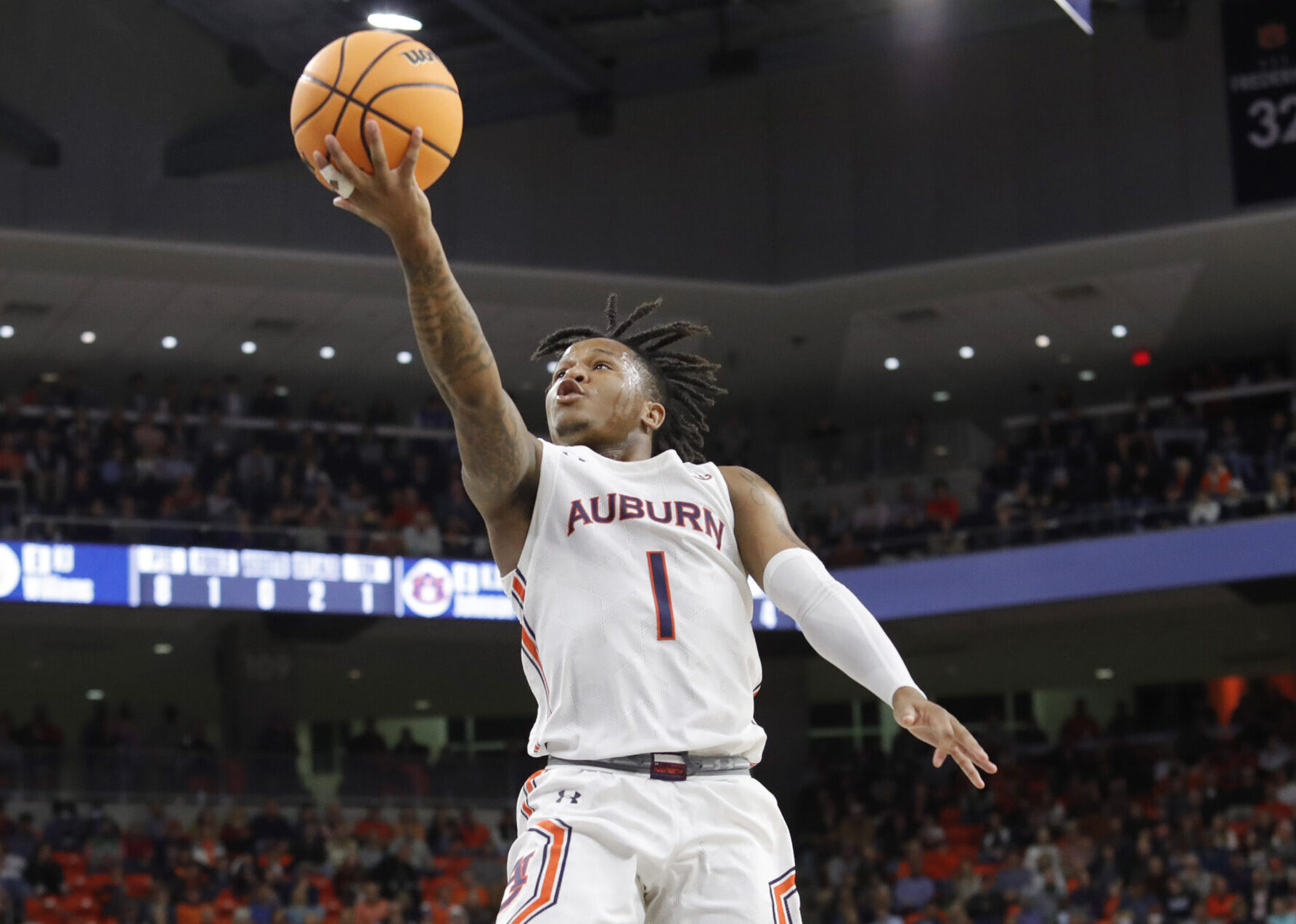 Auburn Tigers guard Wendell Green Jr. takes a shot against the Murray State Racers