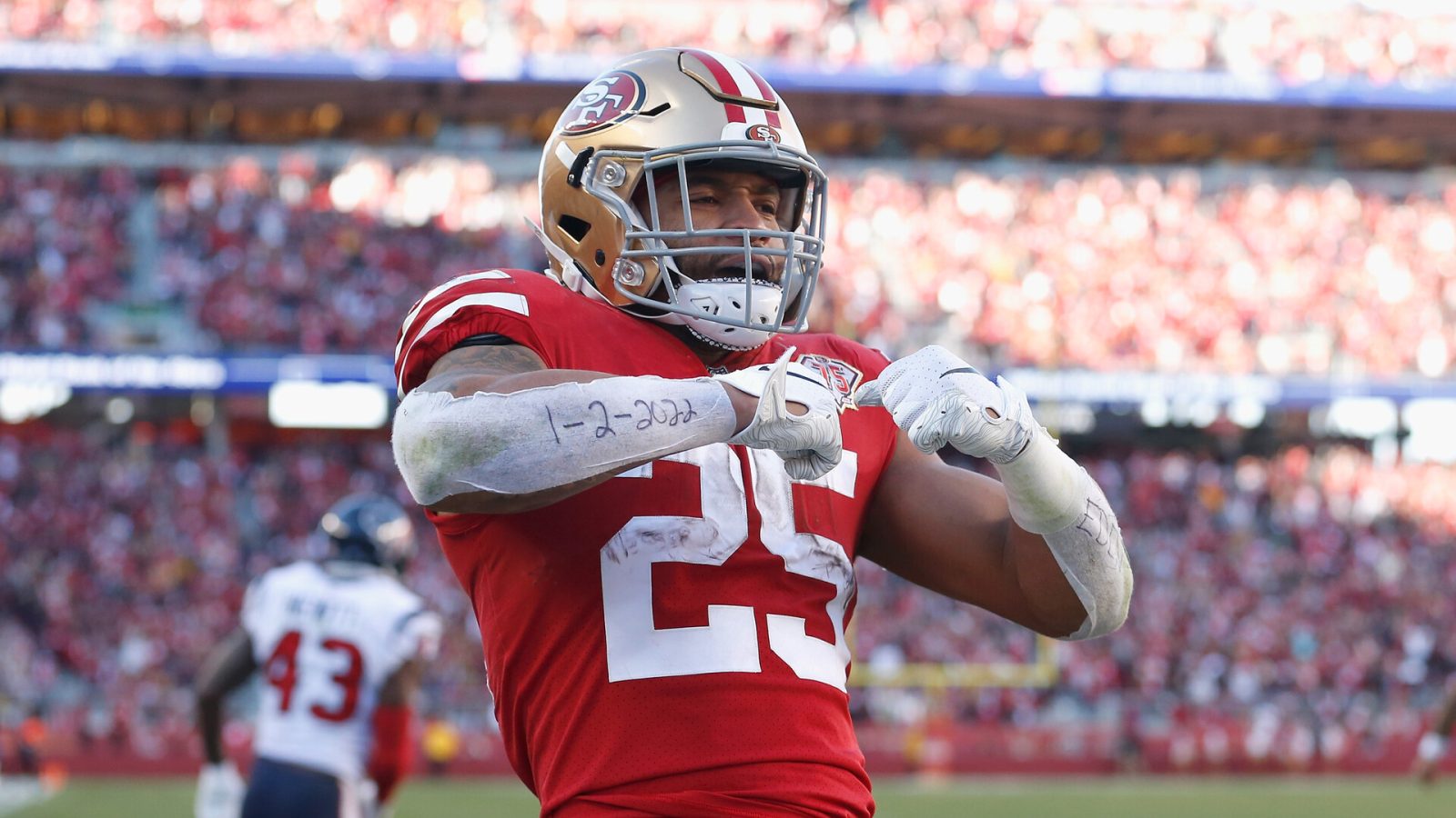 Elijah Mitchell #25 of the San Francisco 49ers celebrates after scoring a touchdown in the third quarter against the Houston Texans at Levi's Stadium on January 02, 2022 in Santa Clara, California.
