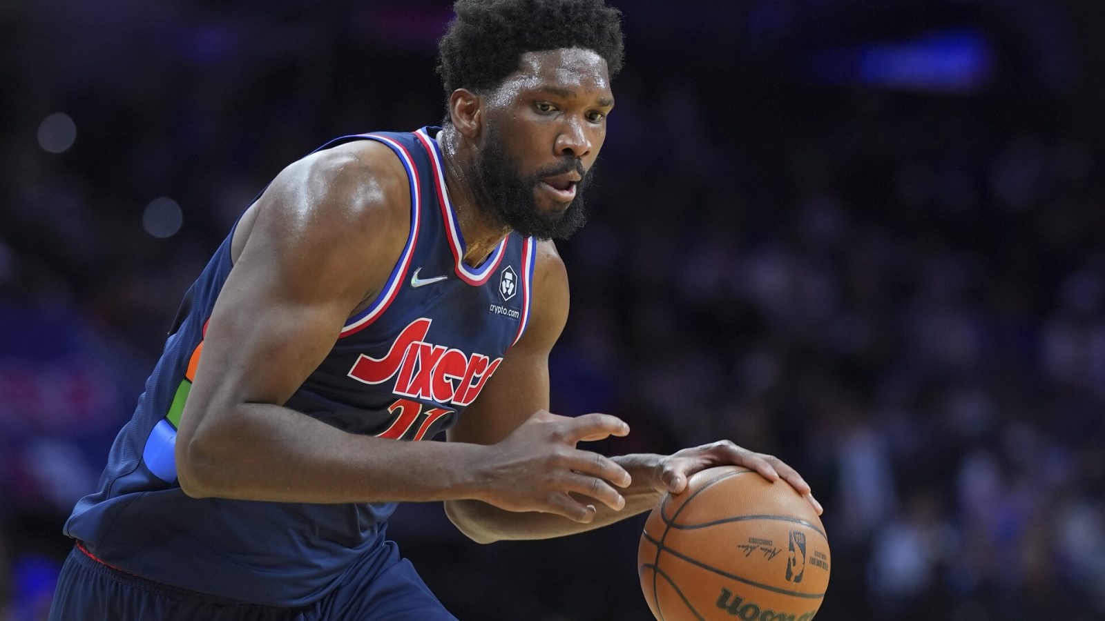 Joel Embiid #21 of the Philadelphia 76ers drives to the basket against the LA Clippers at the Wells Fargo Center on January 21, 2022 in Philadelphia, Pennsylvania. The LA Clippers defeated the Philadelphia 76ers 102-101.
