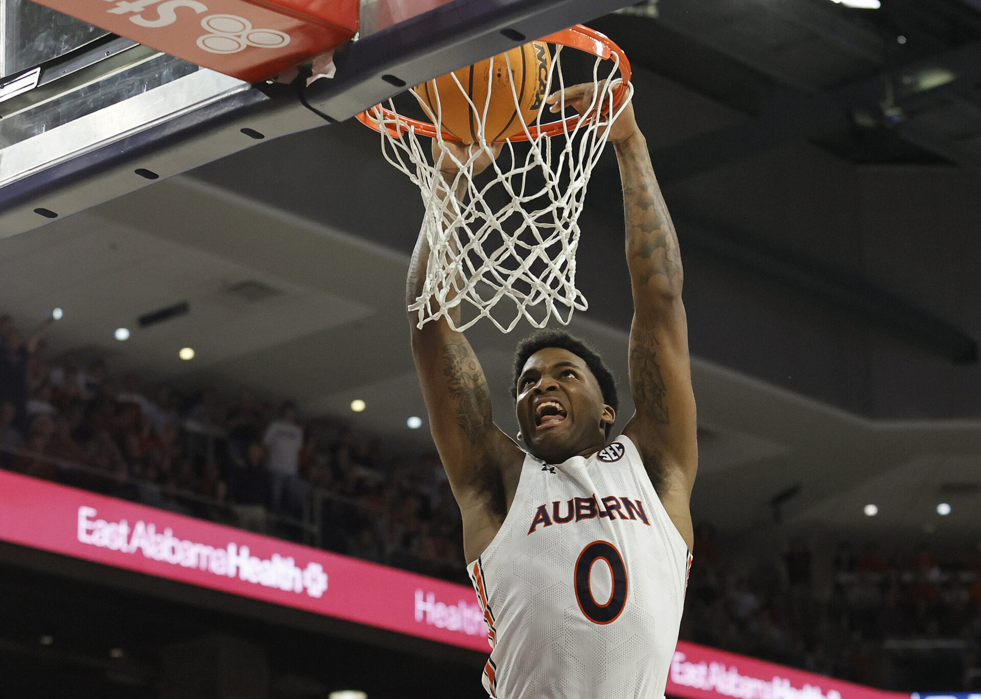 Saturday college basketball odds - Auburn Tigers guard K.D. Johnson dunks the ball against the LSU Tigers