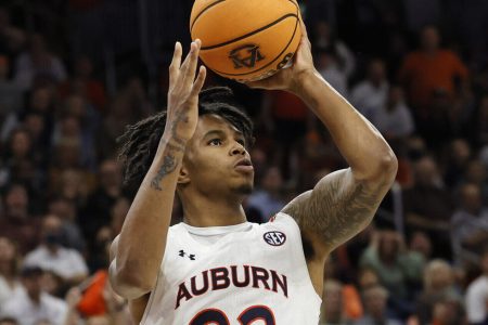 Auburn Tigers guard Allen Flanigan takes a shot against the LSU Tigers