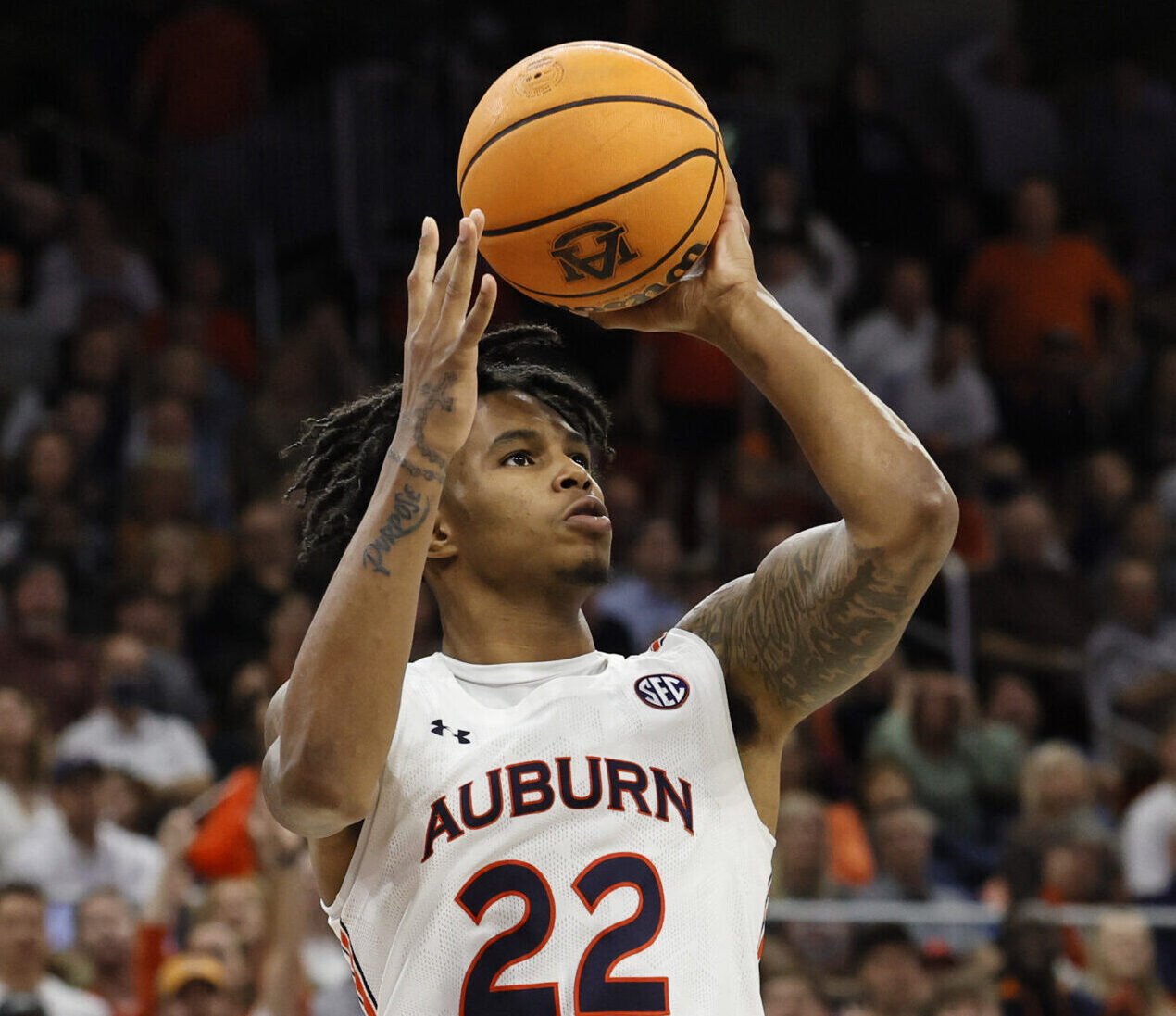 Auburn Tigers guard Allen Flanigan takes a shot against the LSU Tigers