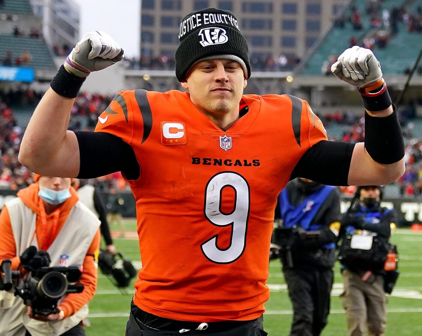 Joe Burrow celebrates the Bengals' win over the Chiefs. Syndication The Enquirer