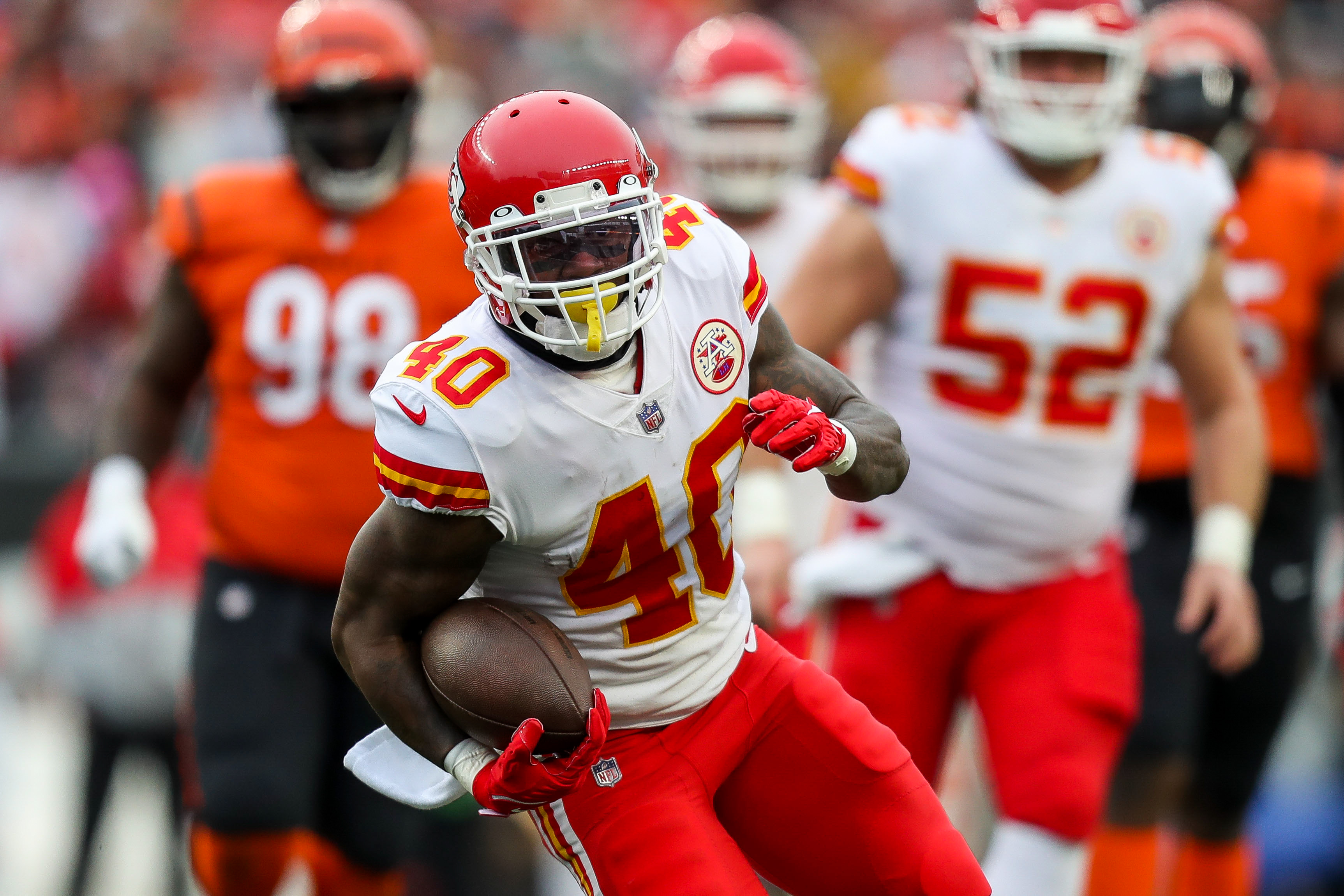 AFC Championship Prop Bets - Kansas City Chiefs running back Derrick Gore runs with the ball against the Cincinnati Bengals