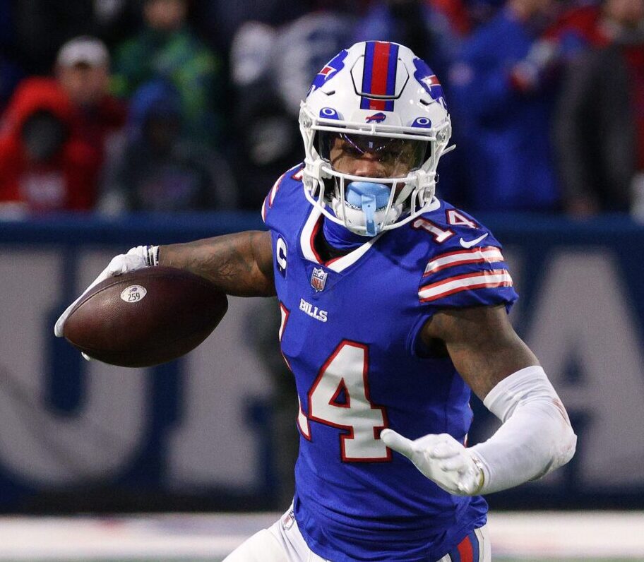 Bills receiver Stefon Diggs slips a tackle by Jets Brandin Echols.