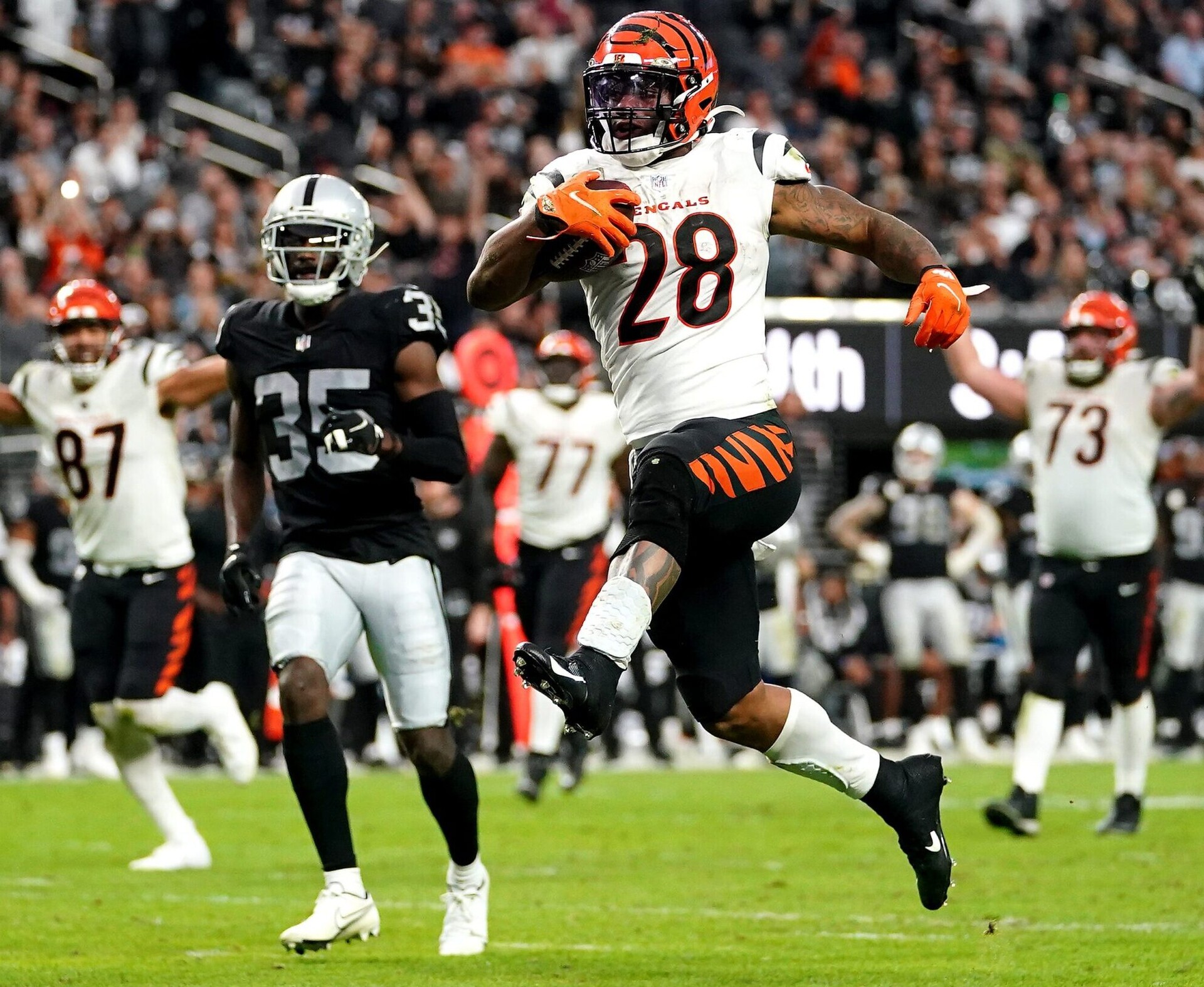 Cincinnati Bengals running back Joe Mixon scores a touchdown in the fourth quarter against the Las Vegas Raiders