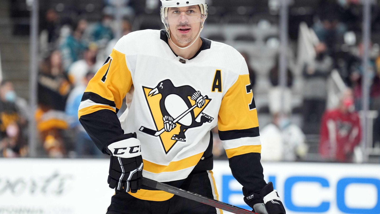 Pittsburgh Penguins center Evgeni Malkin warms up before a game against the San Jose Sharks