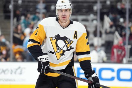 Pittsburgh Penguins center Evgeni Malkin warms up before a game against the San Jose Sharks