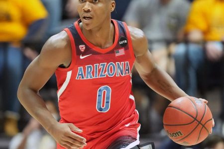 Arizona Wildcats guard Bennedict Mathurin dribbles the basketball during a Pac-12 game against the California Golden Bears