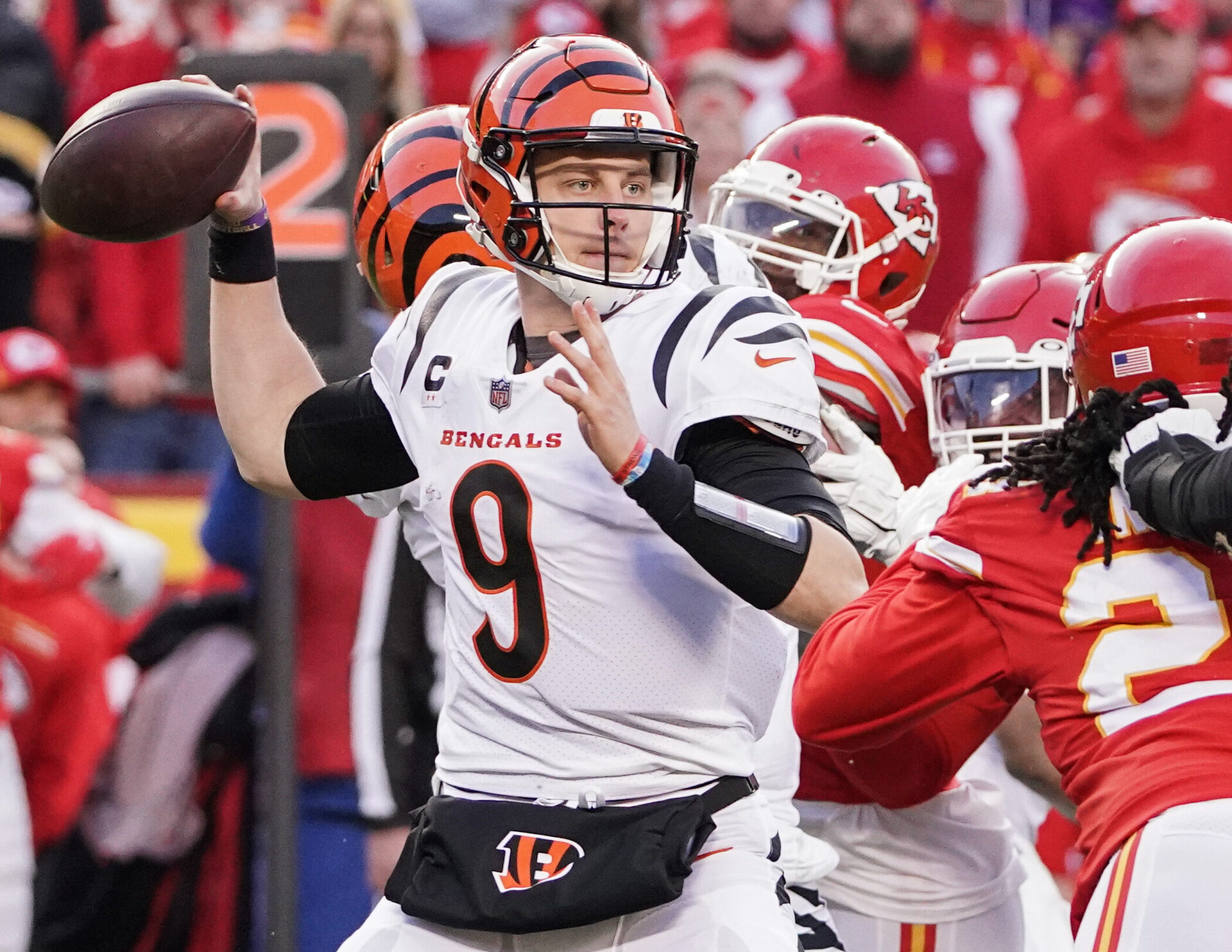 Cincinnati Bengals quarterback Joe Burrow passes the ball against the Kansas City Chiefs during the fourth quarter of the AFC Championship Game