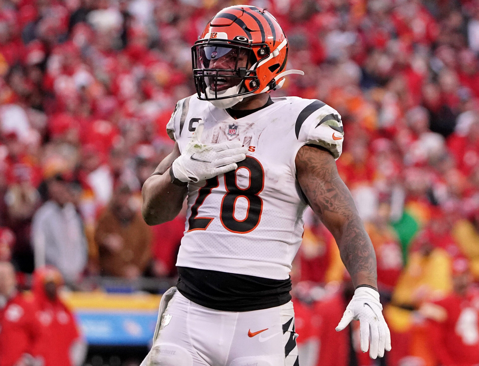 Cincinnati Bengals running back Joe Mixon reacts after a play against the Kansas City Chiefs