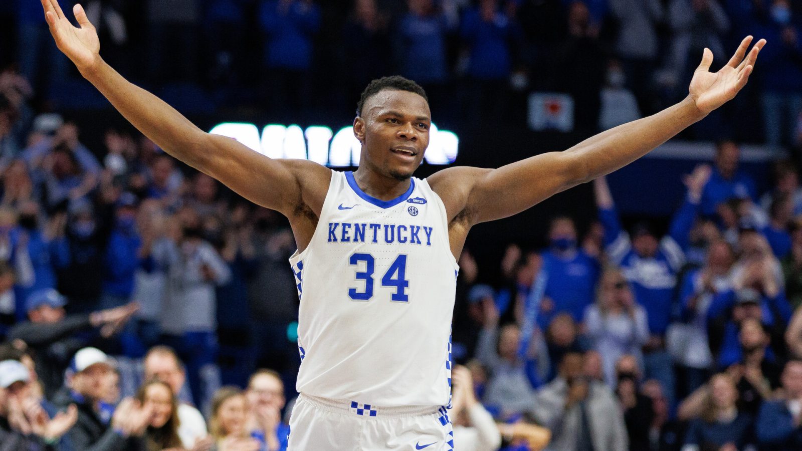 Kentucky Wildcats forward Oscar Tshiebwe celebrates an SEC basketball victory over the Florida Gators at Rupp Arena