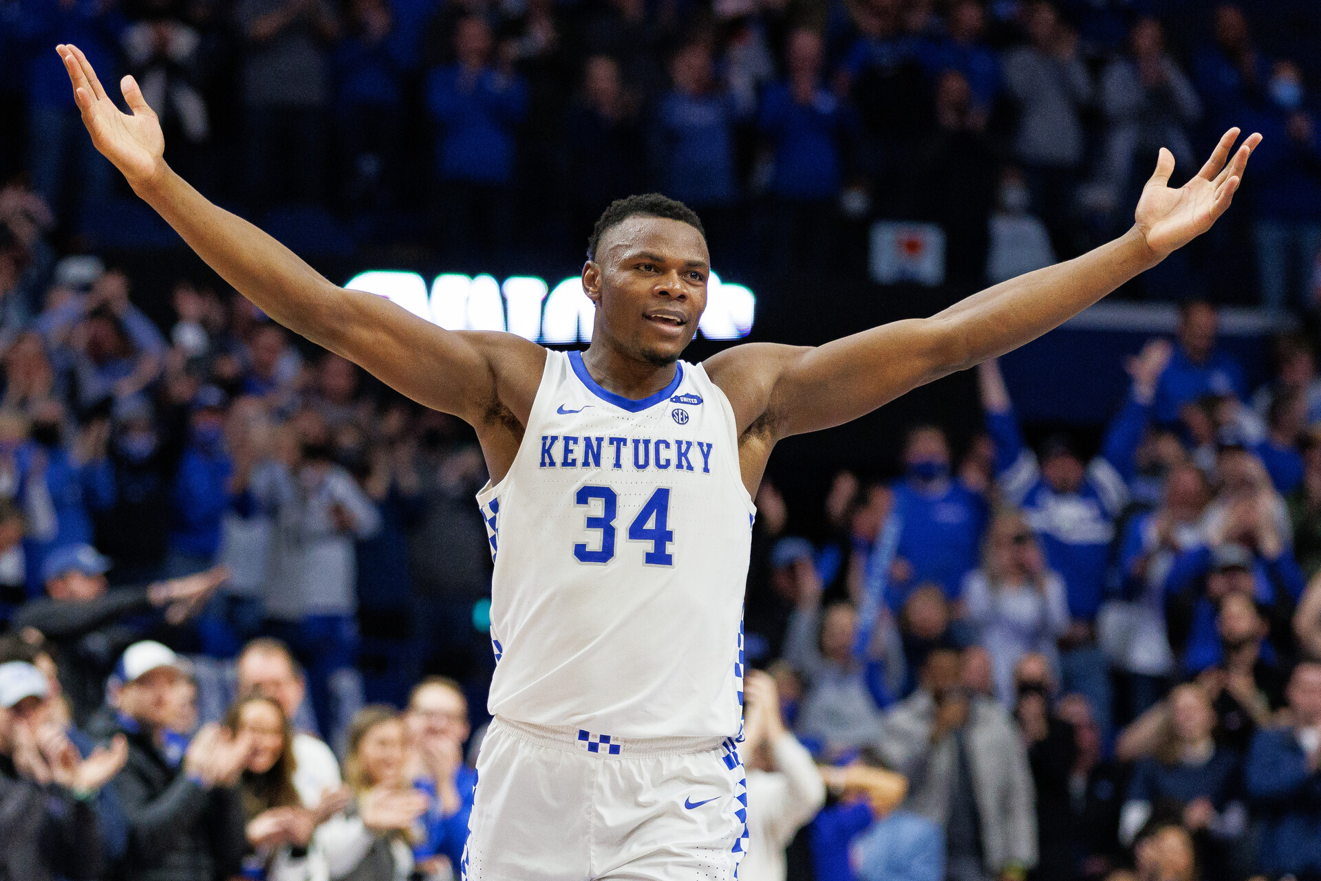 Kentucky Wildcats forward Oscar Tshiebwe celebrates an SEC basketball victory over the Florida Gators at Rupp Arena