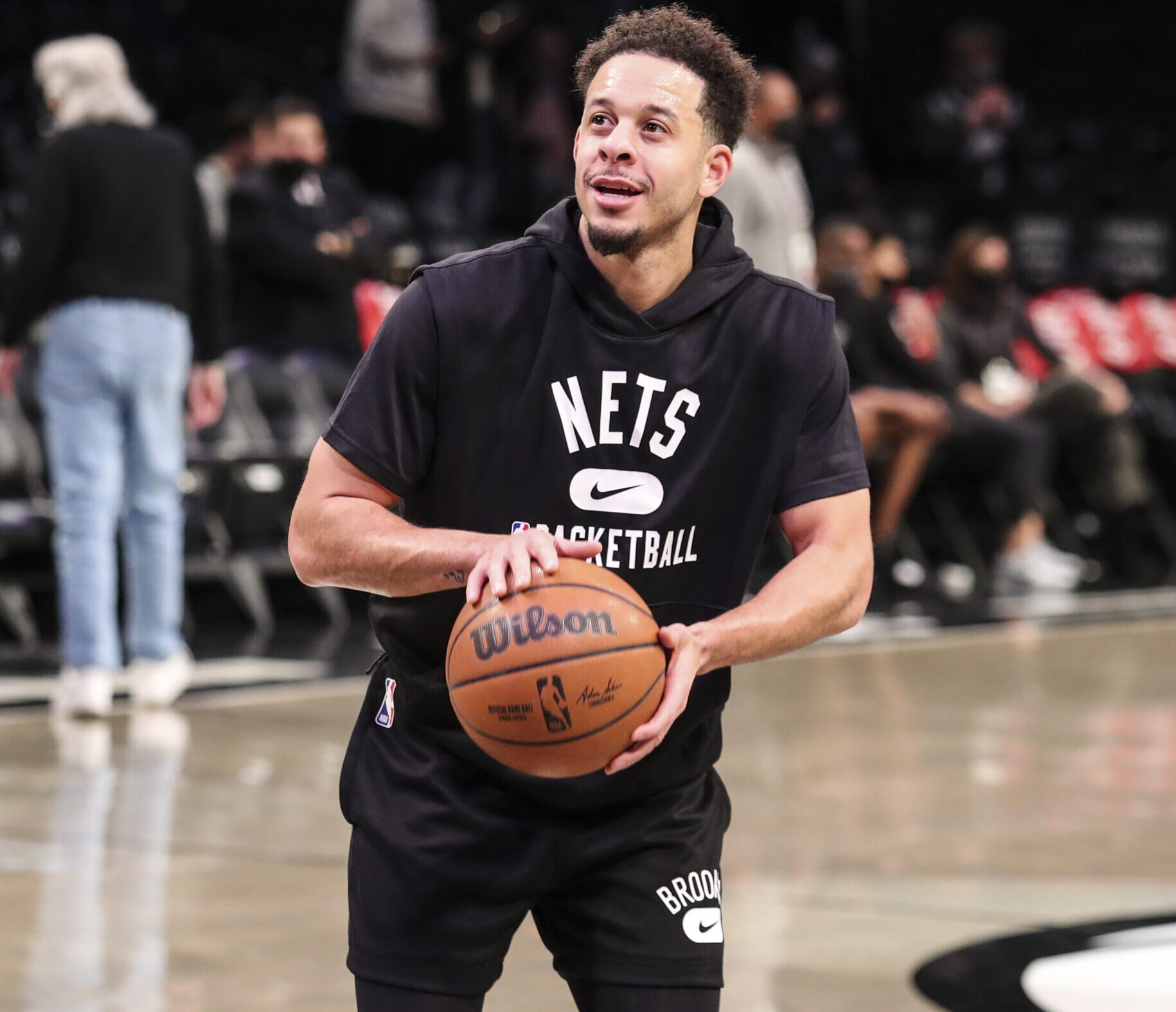 Brooklyn Nets guard Seth Curry prepares to shoot the basketball during warmups prior to a game against the Sacramento Kings