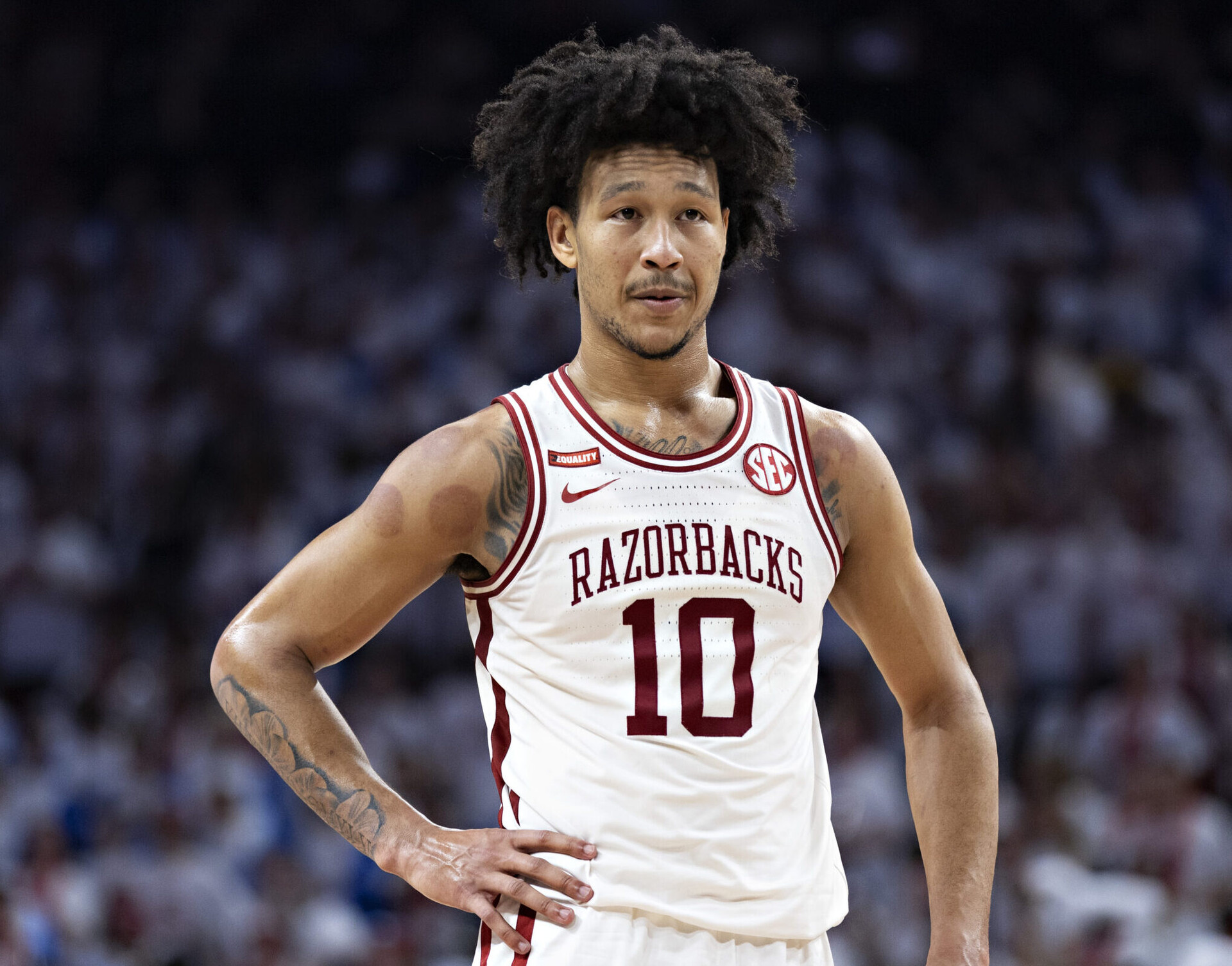 Jaylin Williams #10 of the Arkansas Razorbacks on the court during a game against the Kentucky Wildcats at Bud Walton Arena on February 26, 2022 in Fayetteville, Arkansas. The Razorbacks defeated the Wildcats 75-73.