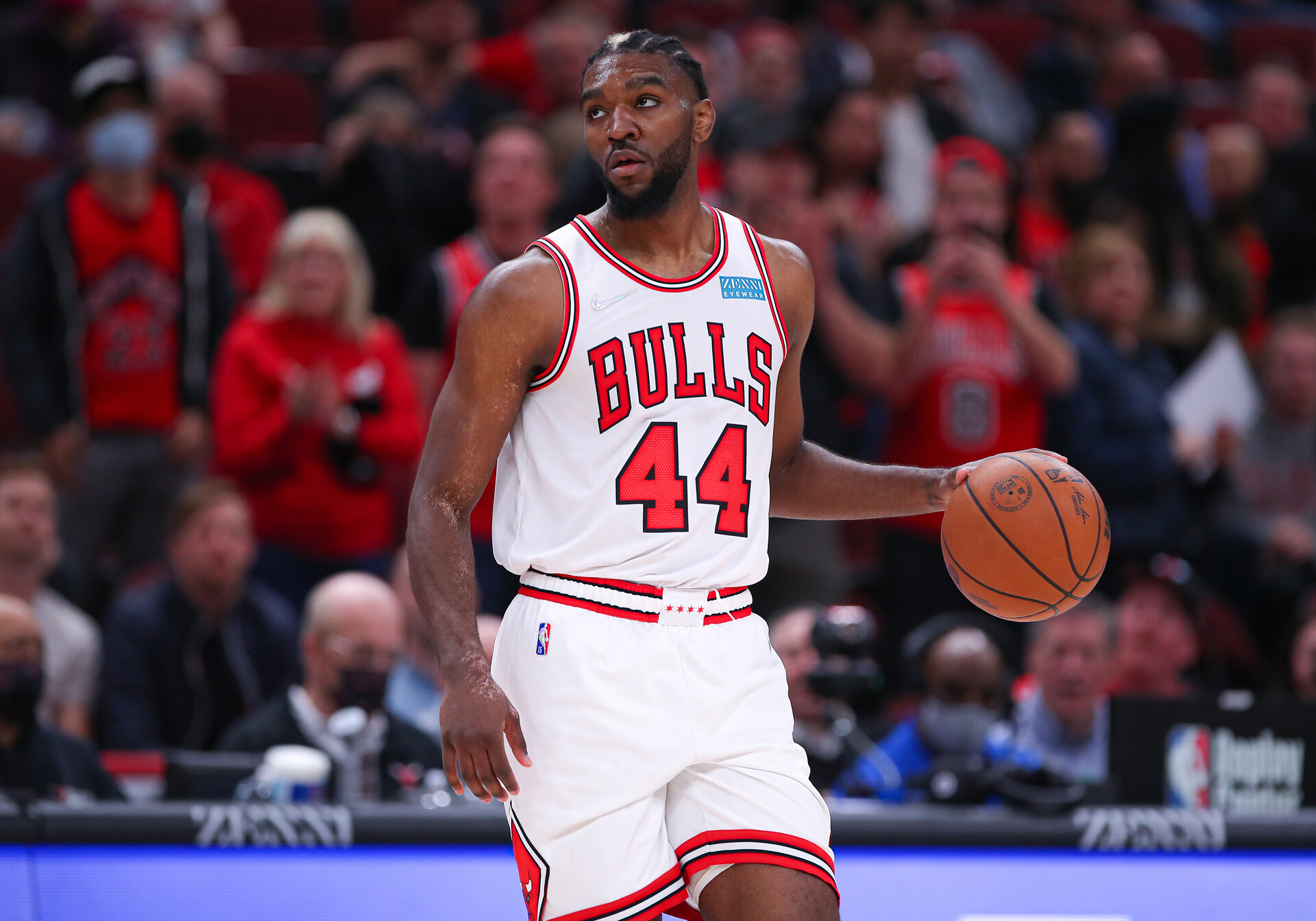 Chicago Bulls forward Patrick Williams (44) looks on during a NBA game between the Toronto Raptors and the Chicago Bulls on March 21, 2022 at the United Center in Chicago, IL.