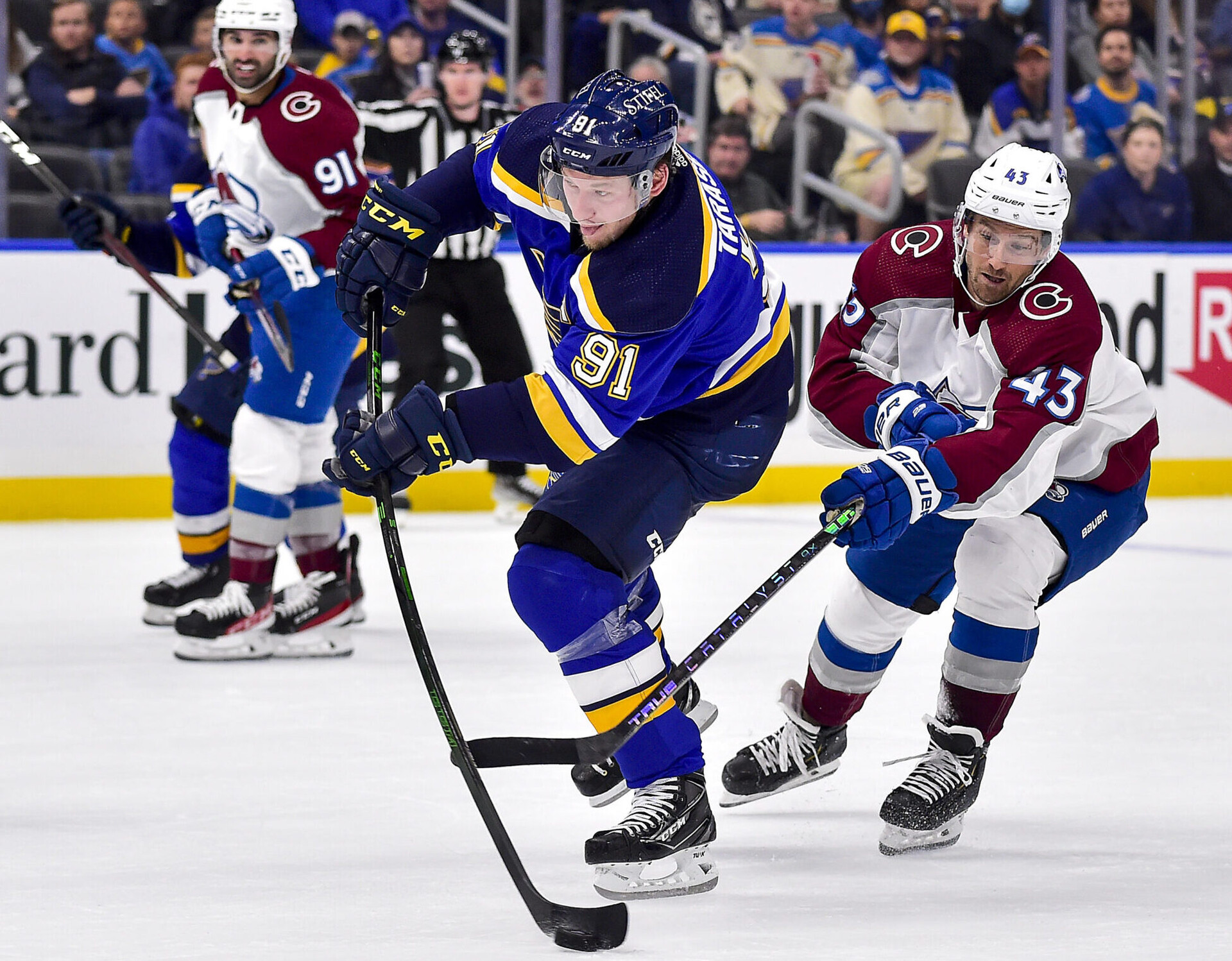 St. Louis Blues right wing Vladimir Tarasenko (left) shoots a wrist shot and scores against the Colorado Avalanche