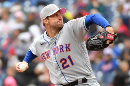New York Mets starting pitcher Max Scherzer (21) throws a pitch against the Philadelphia Phillies during the first inning at Citizens Bank Park.