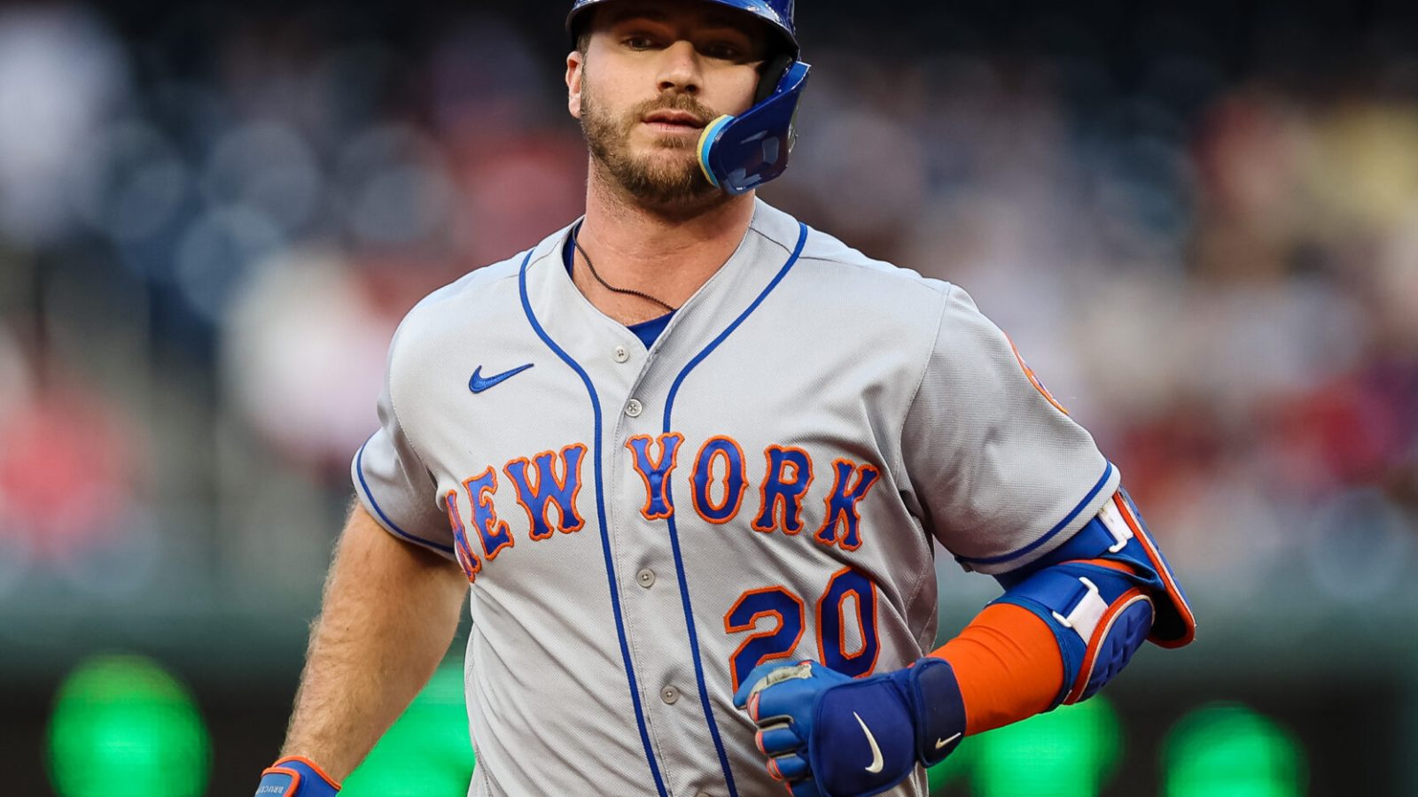 New York Mets designated hitter Pete Alonso (20) in action against the Washington Nationals at Nationals Park.