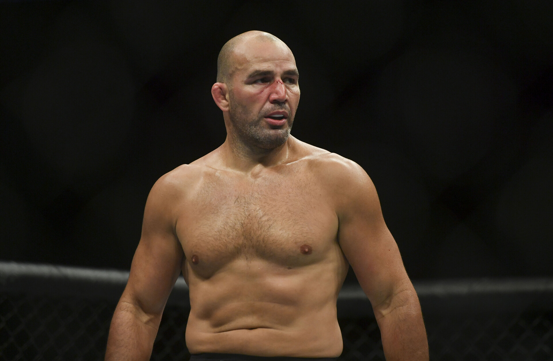 Glover Teixeira (blue gloves) fights Anthony Smith (red gloves) during UFC Fight Night at VyStar Veterans Memorial Arena.