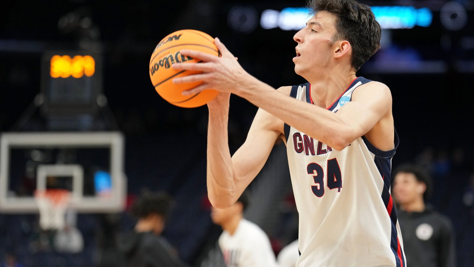 Gonzaga Bulldogs center Chet Holmgren (34) warms up before the game against the Arkansas Razorbacks in the semifinals of the West regional of the men's college basketball NCAA Tournament at Chase Center.