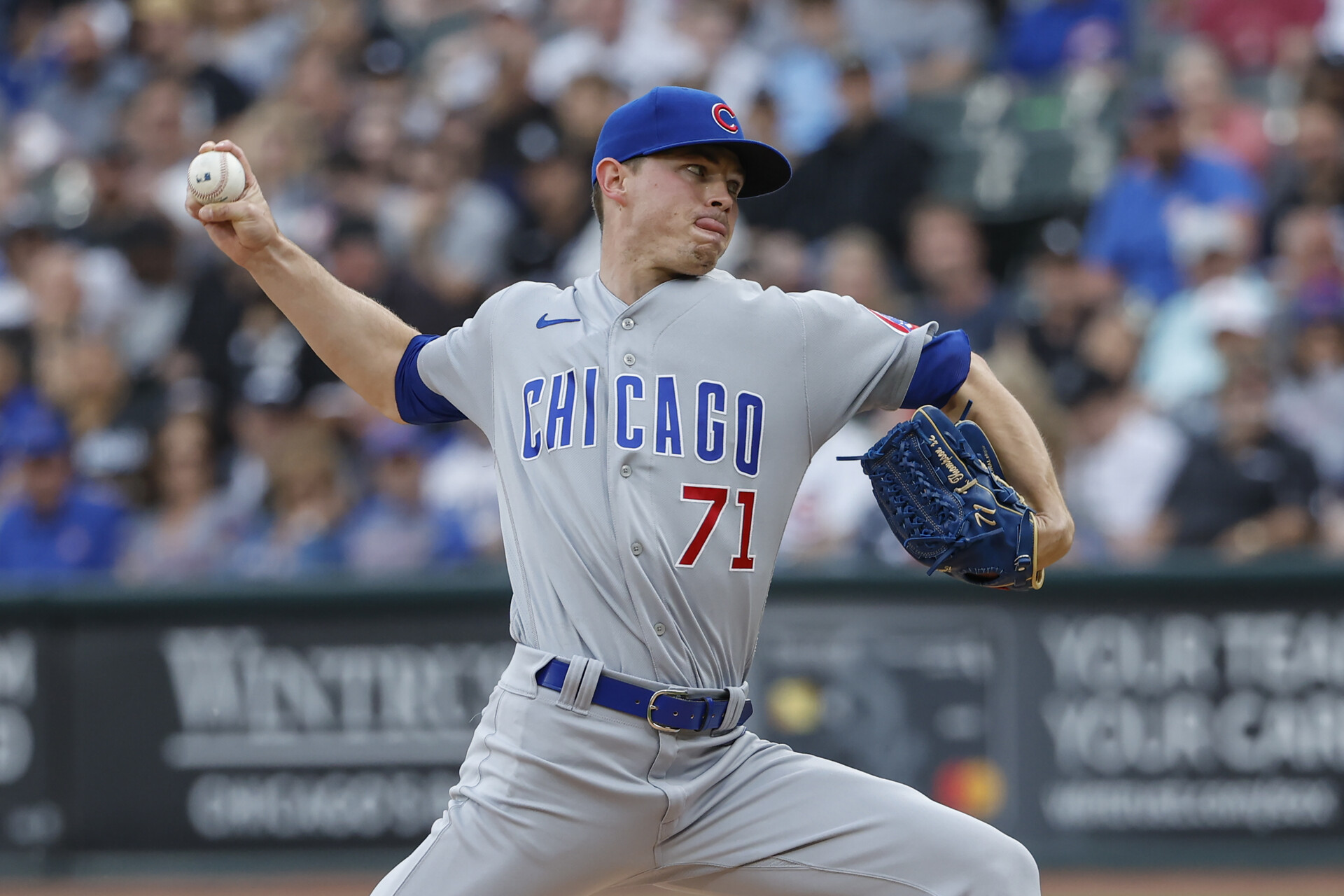 Chicago Cubs starting pitcher Keegan Thompson (71) delivers against the Chicago White Sox during the first inning at Guaranteed Rate Field.