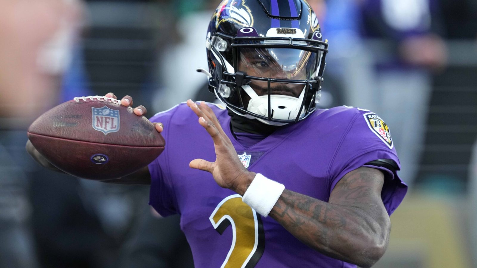 Baltimore Ravens quarterback Tyler Huntley (2) warms up prior to the game against the Green Bay Packers at M&T Bank Stadium. Mandatory Credit: