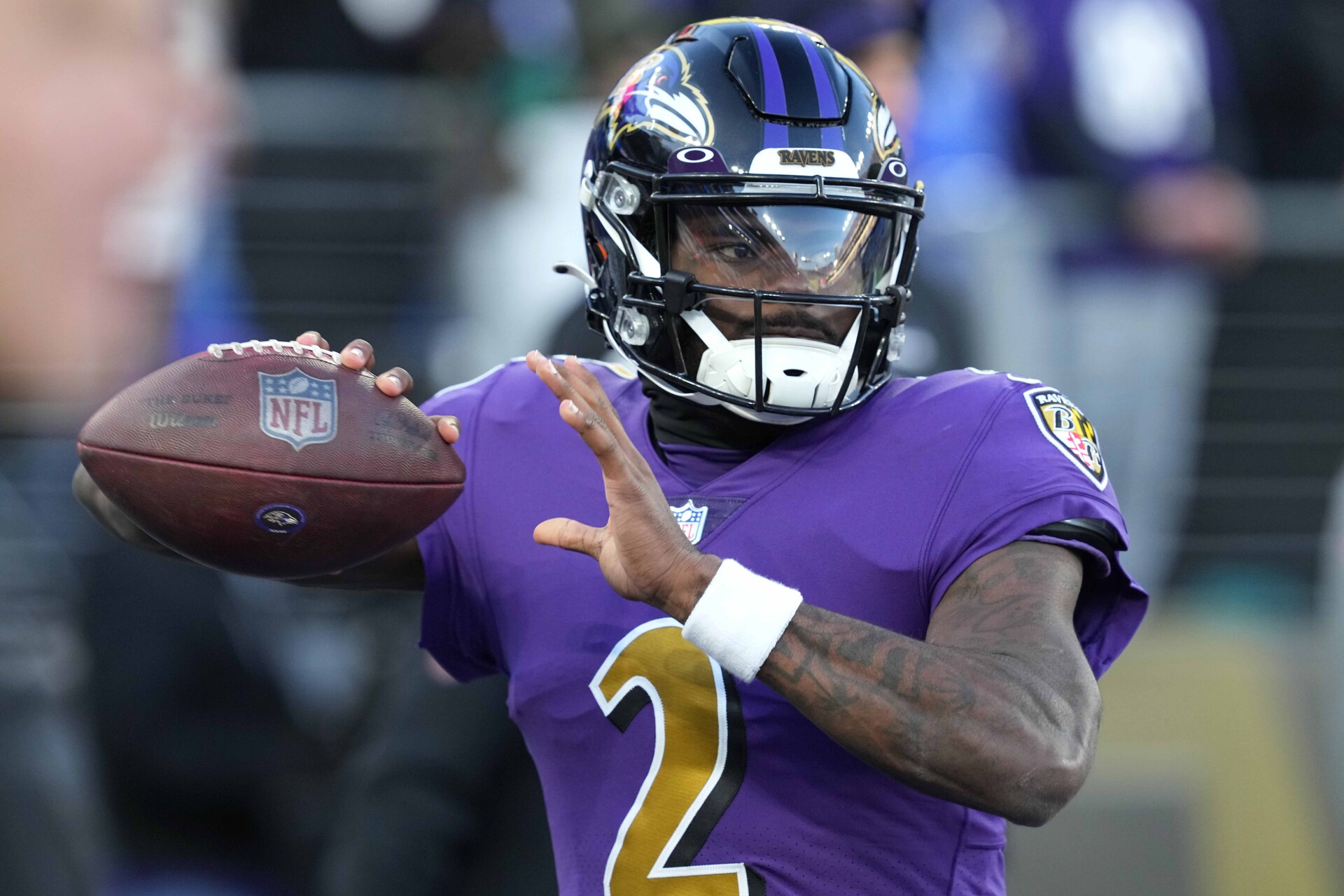 Baltimore Ravens quarterback Tyler Huntley (2) warms up prior to the game against the Green Bay Packers at M&T Bank Stadium. Mandatory Credit: