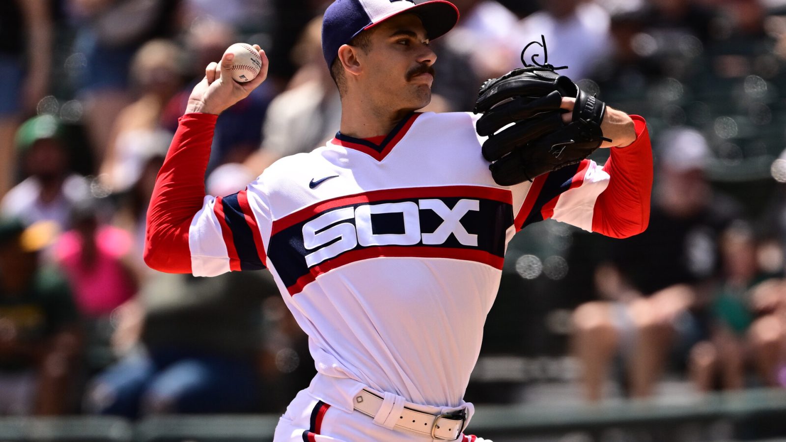 Chicago White Sox starting pitcher Dylan Cease (84) delivers the baseball in the first inning against the Oakland Athletics at Guaranteed Rate Field.