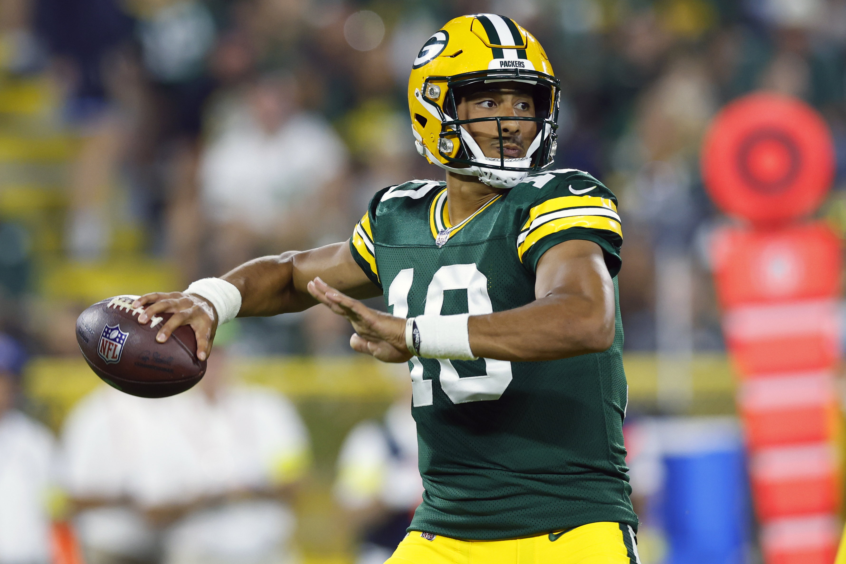 Green Bay Packers quarterback Jordan Love (10) throws a pass during the third quarter against the New Orleans Saints at Lambeau Field.