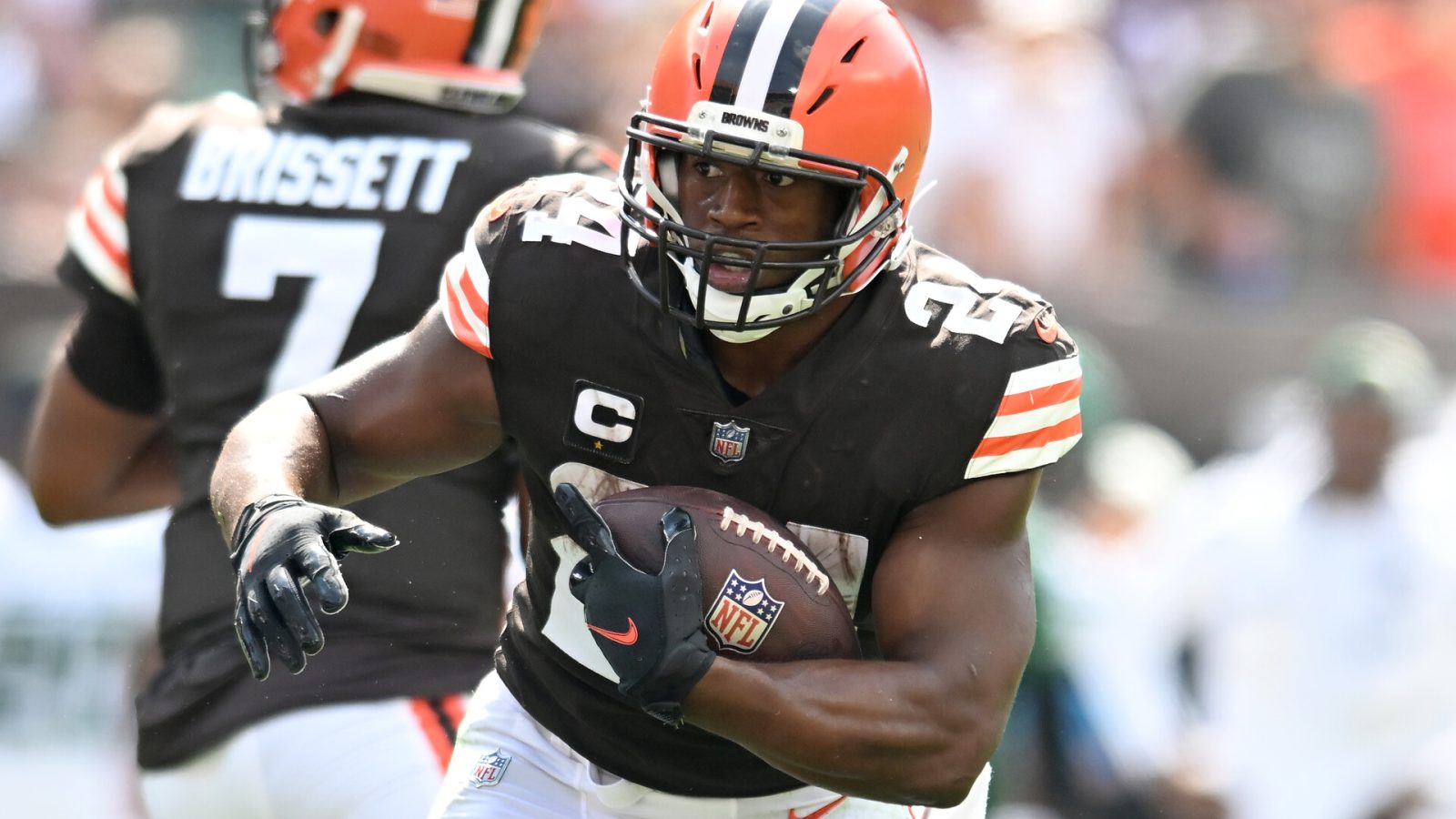 Nick Chubb #24 of the Cleveland Browns runs with the ball against the New York Jets during the first quarter at FirstEnergy Stadium on September 18, 2022 in Cleveland, Ohio.