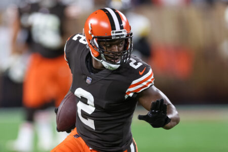 Amari Cooper #2 of the Cleveland Browns makes a catch during the fourth quarter against the Pittsburgh Steelers at FirstEnergy Stadium on September 22, 2022 in Cleveland, Ohio.