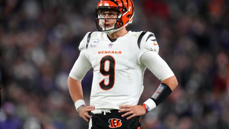 Cincinnati Bengals quarterback Joe Burrow (9) looks up at the scoreboard between plays in the fourth quarter during an NFL Week 5 game against the Baltimore Ravens, Sunday, Oct. 9, 2022, at M&T Bank Stadium in Baltimore. Nfl Cincinnati Bengals At Baltimore Ravens Oct 9 0333
