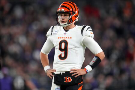 Cincinnati Bengals quarterback Joe Burrow (9) looks up at the scoreboard between plays in the fourth quarter during an NFL Week 5 game against the Baltimore Ravens, Sunday, Oct. 9, 2022, at M&T Bank Stadium in Baltimore. Nfl Cincinnati Bengals At Baltimore Ravens Oct 9 0333