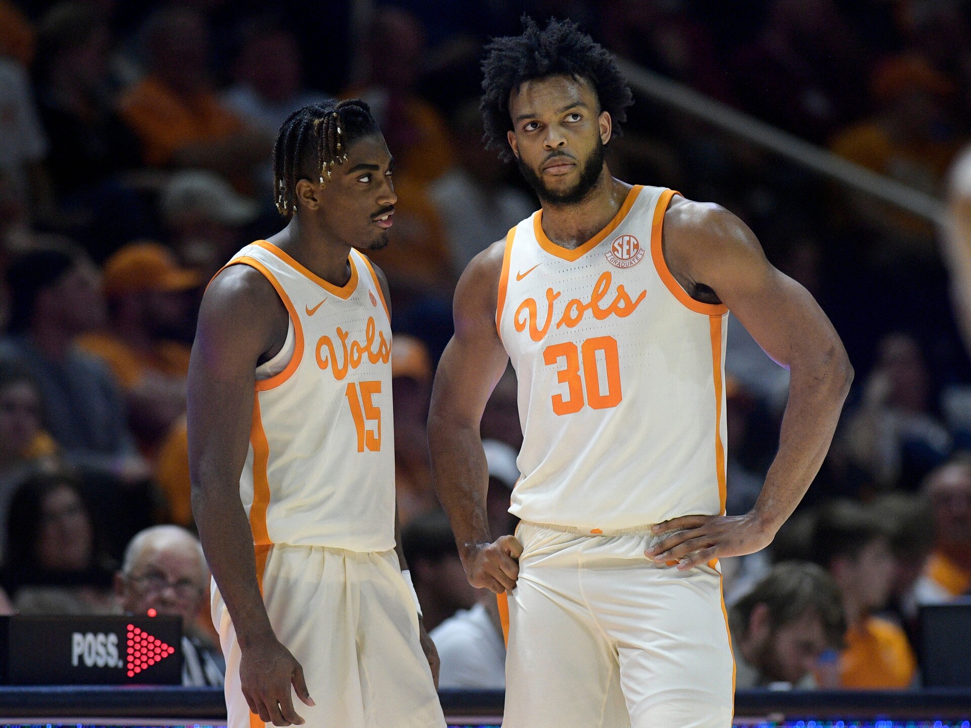 Tennessee's Jahmai Mashack (15) and Josiah-Jordan James (30) during the pause in the NCAA college basketball game against Arkansas on Tuesday, February 28, 2023 un Knoxville, Tenn.