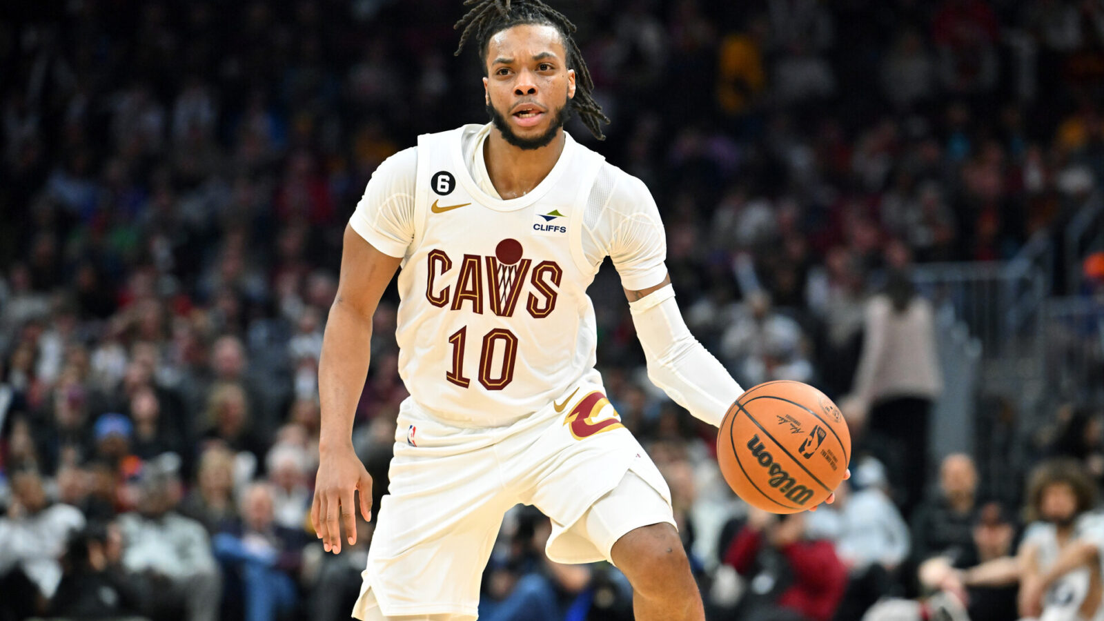 CLEVELAND, OHIO - MARCH 31: Darius Garland #10 of the Cleveland Cavaliers passes during the third quarter against the New York Knicks at Rocket Mortgage Fieldhouse on March 31, 2023 in Cleveland, Ohio. The Knicks defeated the Cavaliers 130-116. NOTE TO USER: User expressly acknowledges and agrees that, by downloading and or using this photograph, User is consenting to the terms and conditions of the Getty Images License Agreement. (Photo by