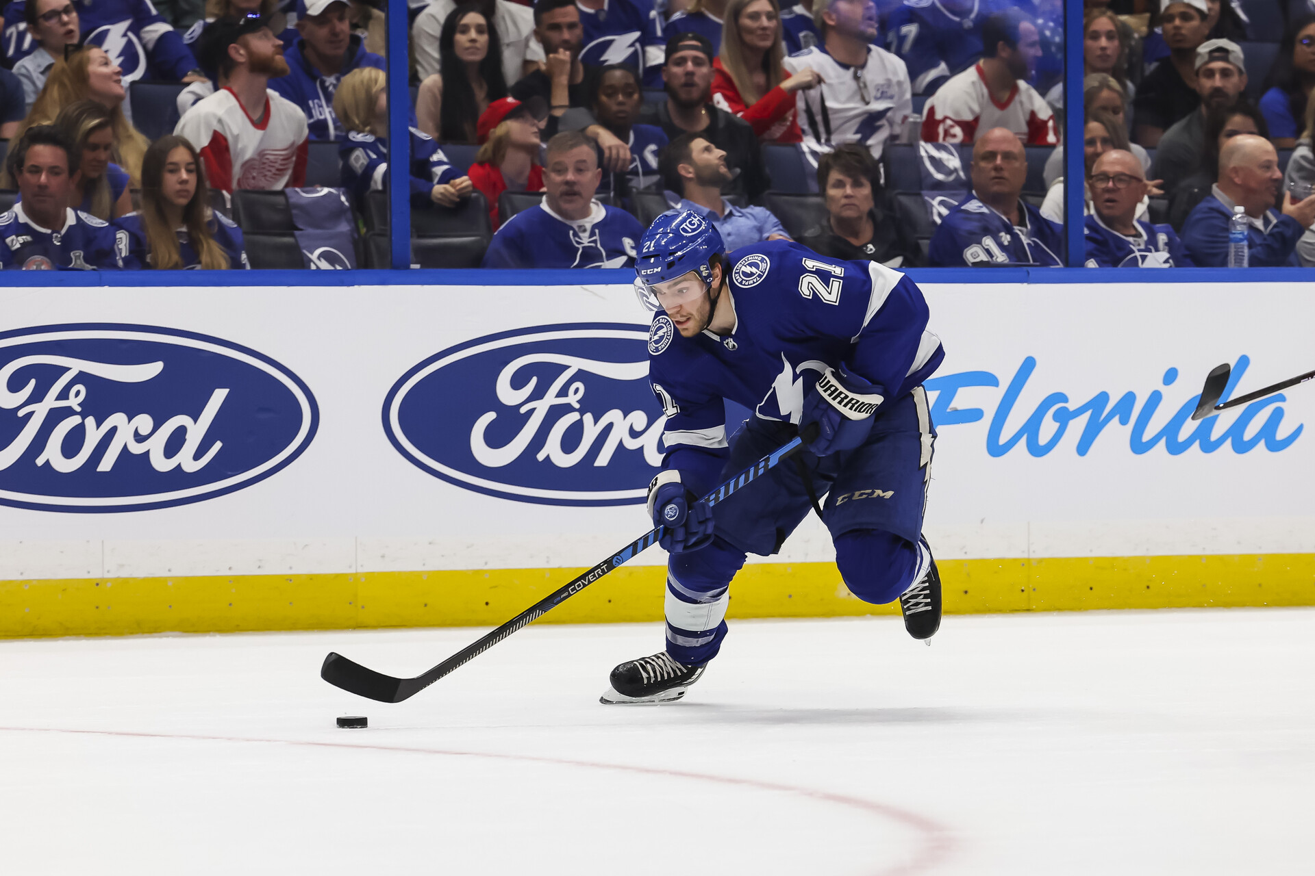 TAMPA, FL - APRIL 13: Brayden Point #21 of the Tampa Bay Lightning against the Detroit Red Wings during the first period at Amalie Arena on April 13, 2023 in Tampa, Florida.
